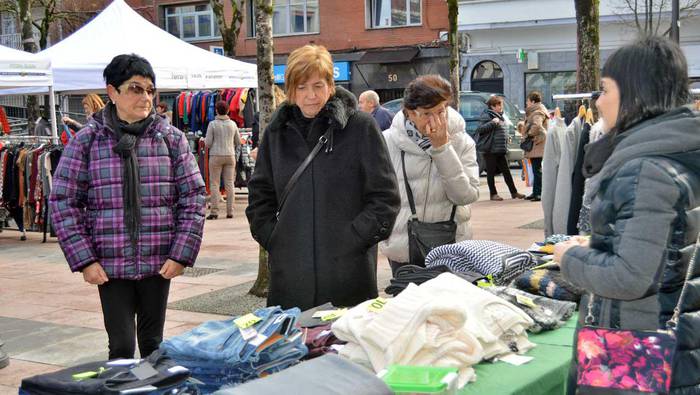 Stock azoka Plaza Berrin, denboraldia bukatzeko