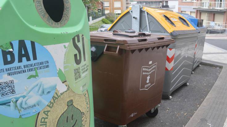 San Markori eskaera Udalak, «edukiontzien garbiketa hobetzeko»