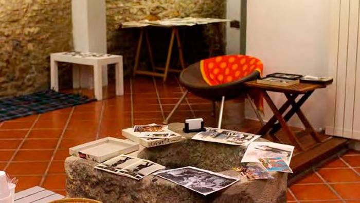 Ander Gillenearen argazki bilduma, udaletxean