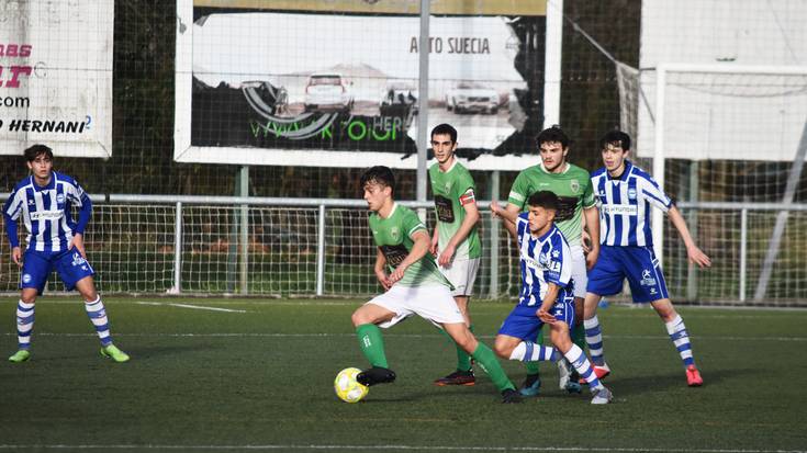 Irabazten hasi baziren ere, hernaniarrek galdu egin zuten Alaves liderraren aurkako norgehiagokan