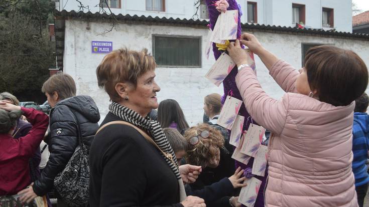 Galdetegia,  Emakumeen Etxearen bueltan