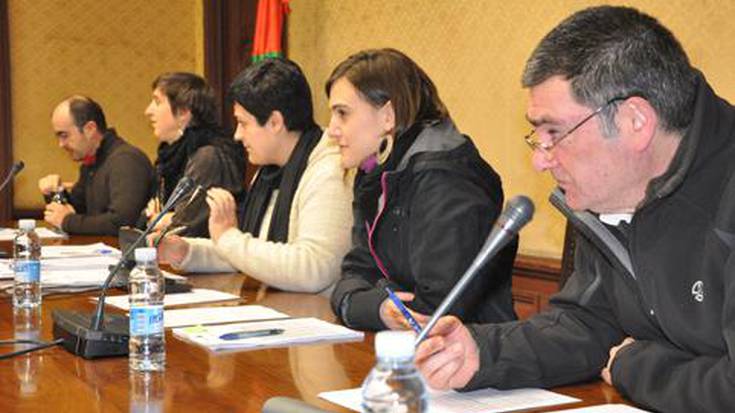 «Subestazio elektrikoa, adibide bat da, AHTren informazio faltarena»  