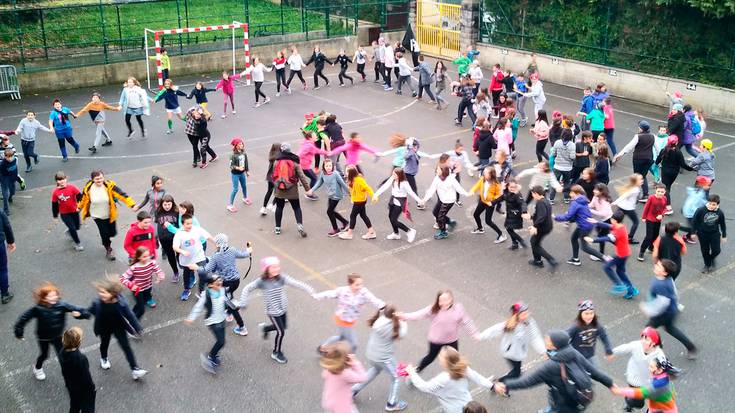 Langileren urteurreneko dokumentala, lau saiotan