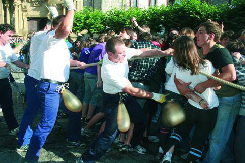 Axeri Dantza;&#8200;gero eta gehiago indartzen ari den usadioa.