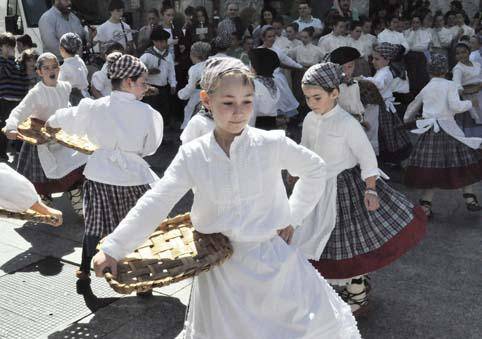 Dantzan jarriko dute Hernani, gaur ere