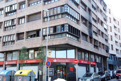 Urbieta kaleko etxebizitza batek su hartu zuen atzo goizaldean