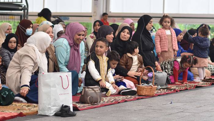 Ia 500 lagun elkartu ziren atzo Atsegindegin, Ramadanaren bukaerako festa ospatzeko