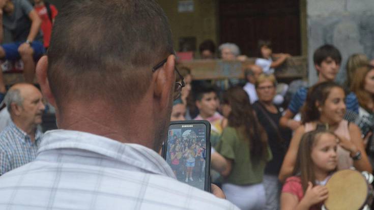 San Joanak erretratatu eta irabazi saria!