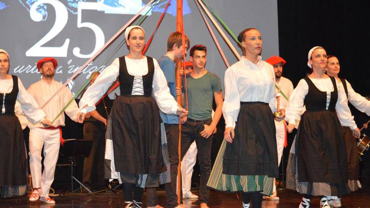 Ttarlaren festa, Dantzari Festaren preludio