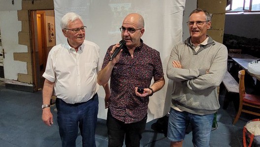 Bihar banatuko dituzte CD Hernaniko bazkide txartelak, Rioja tabernan