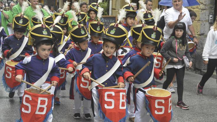 Danborrada gauean, eta danborrada goizean