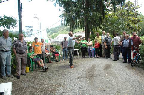 Goizean sagardo probaketa eta  arratsaldean 
bertso saioa

