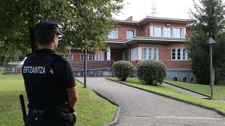 Gazte bat atxilotuta Hernanin,  adineko emakume bati etxeko igogailuan lapurtzeagatik