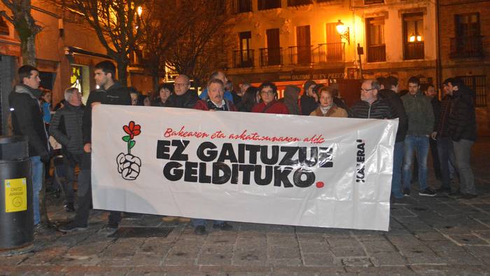 Atxiloketak salatzeko, elkarretaratzea