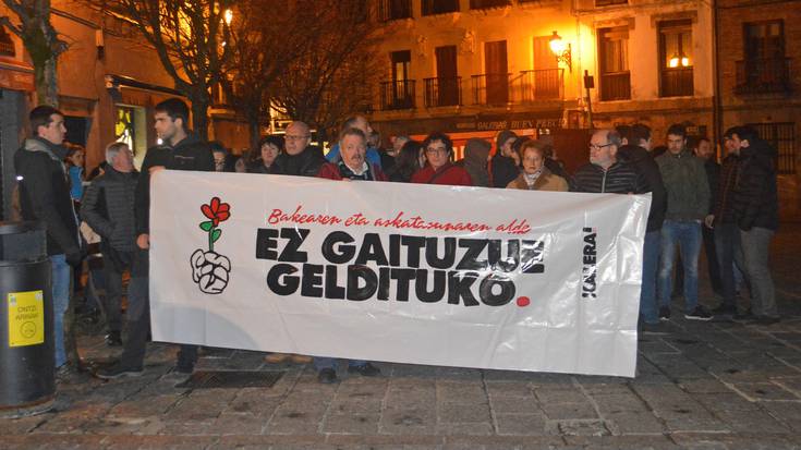 Atxiloketak salatzeko, elkarretaratzea