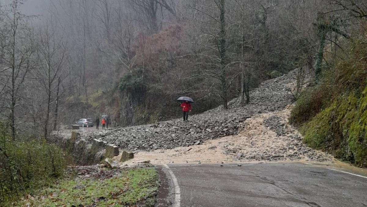 Goizuetako errepidea itxita, Hernanira eta Leitzara