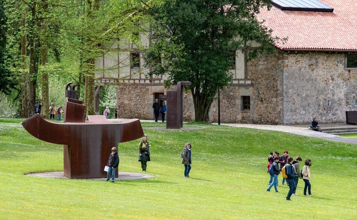 Chillida Leku bisitatzeko gonbidapenak, Hernani txartelarekin