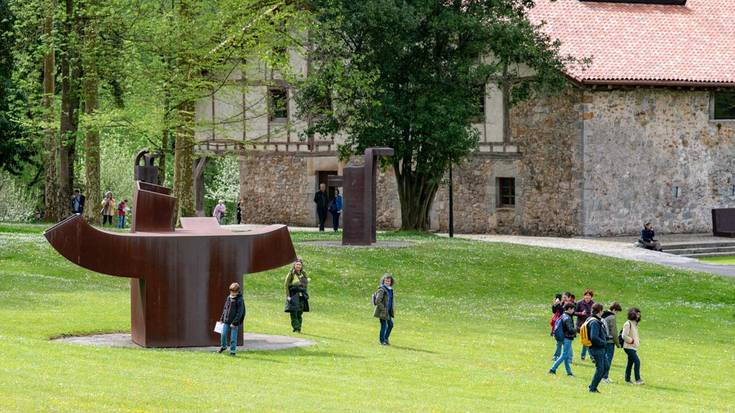 Chillida Leku bisitatzeko gonbidapenak, Hernani txartelarekin