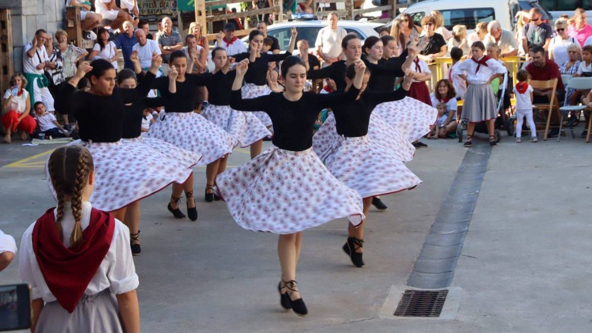 Dantzari Ttiki Eguna ospatuko dute larunbat honetan Goizuetan, egun osoko planarekin