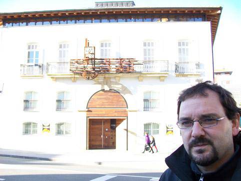 «Gure eredua kopiatzen obsesionatu gabe, badaukagu beste euskerazko kultur disziplinei laguntzea»