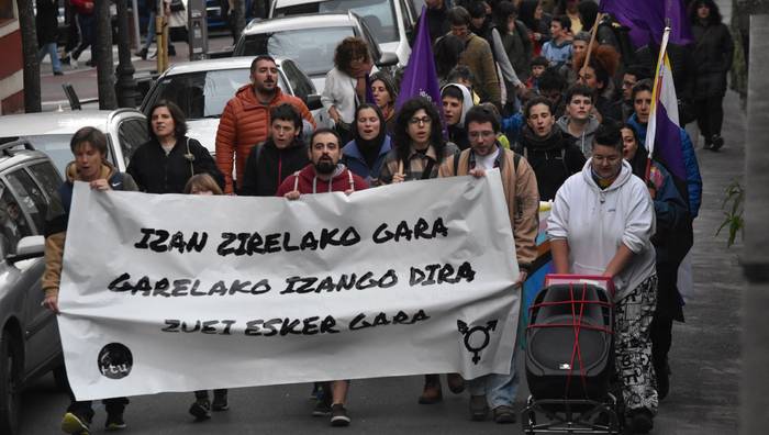 Elkarretaratzea gaur, Plaza Berrin, LGTBI+ Fobiaren Aurkako Nazioarteko Egunean