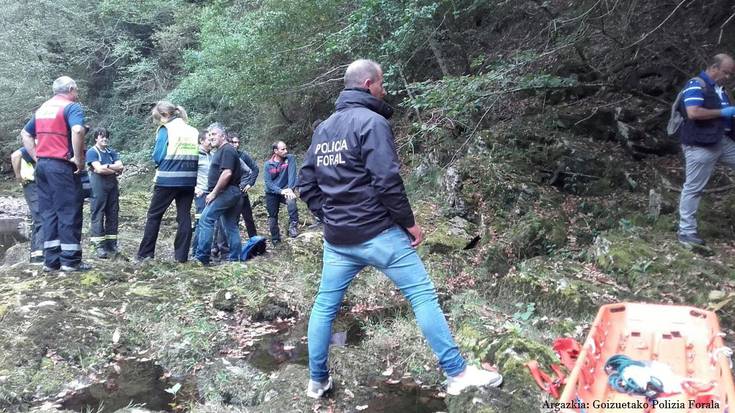 Gizonezko bat hilda aurkitu zuten Goizuetako malkar batean, perretxikoak  biltzen ari zela erorita