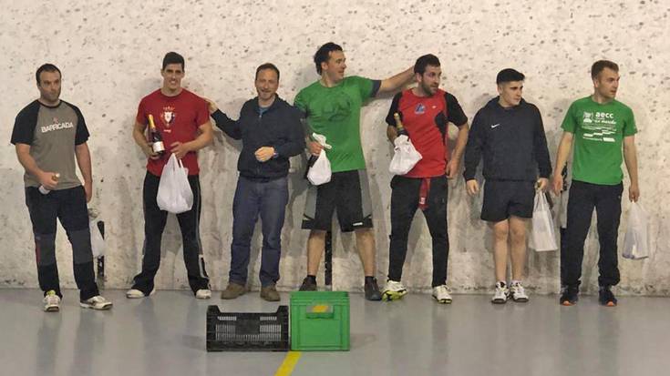 Oier Apezetxea eta Mikel Perurena txapeldun, pilota gozoarekin