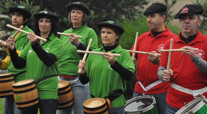 Danborrada eta himnoa, ‘zukiñatarren’ ikur