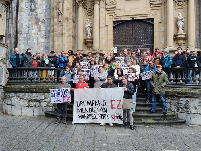 'Urumeako Mendiak Bizirik' herri ekimen irekia aurkeztu berri da