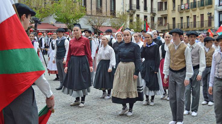 Dantza ikastaroan izena eman daiteke