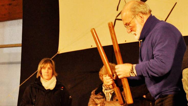 ‘Hutsun’ taldeak ekingo dio festari,  txalapartaren lehena eta oraina erakutsita