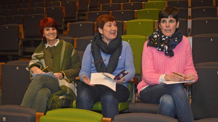 Literatura txertatuta, «egitarau aberatsa eta interesgarria» maiatzera bitarte