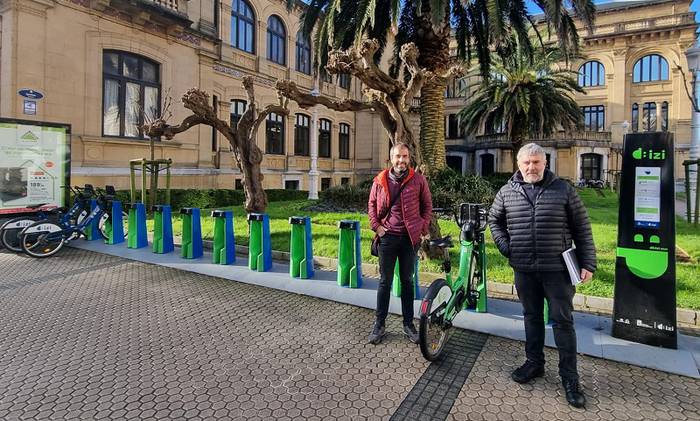 dBusen lineak luzatzeko aukera aztertzen, Donostia eta Astigarraga