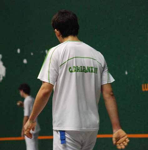 Sei pelota partidu gaur Hernanin, denboraldia hasteko 