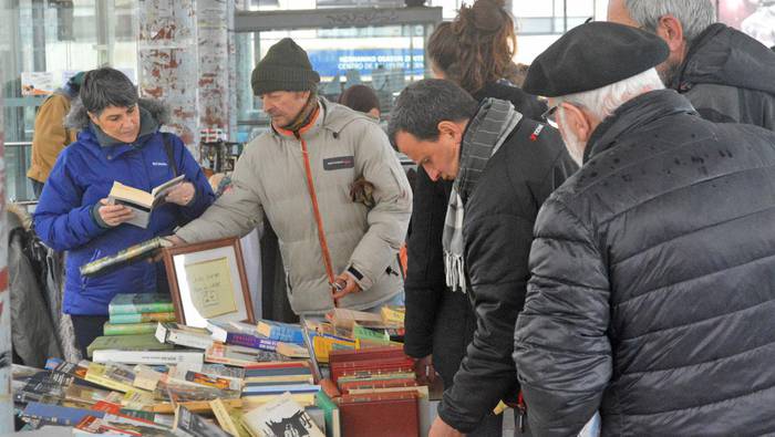 Izenematea bihar arte, mozorroen postua jartzeko