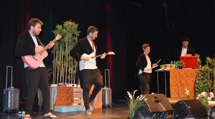 Antzerkia eta musikaren hilabetea, azaroa