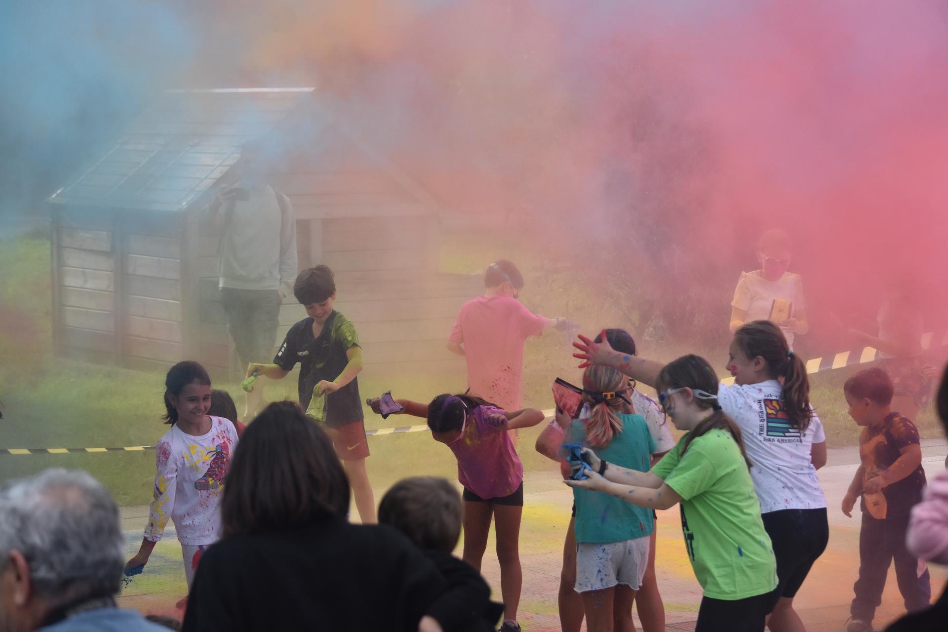 Ostiral arratsaldean hasiko da ospakizun asteburua Zelabiden, jada ohikoa den Holi Festarekin