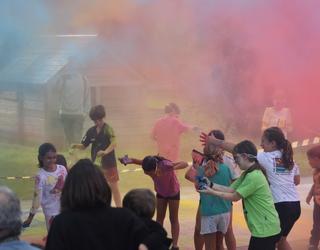 Ostiral arratsaldean hasiko da ospakizun asteburua Zelabiden, jada ohikoa den Holi Festarekin