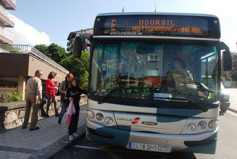 Atzo hasi zen autobusa Astigarraga, Hernani, Urnieta, Lasarte eta Usurbil lotzen dituena