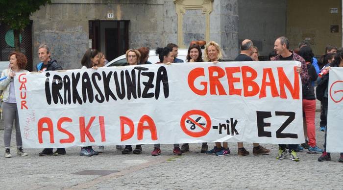 Hirugarrenez greba, hezkuntza komunitateak