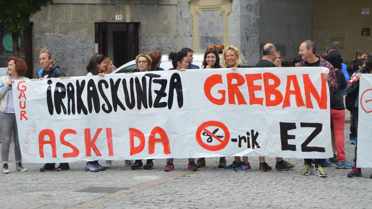 Hirugarrenez greba, hezkuntza komunitateak