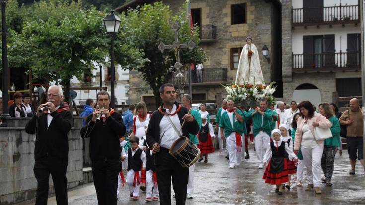 Zezenak, haurrentzako jolasak, sagardo dastaketa eta musika, gaur