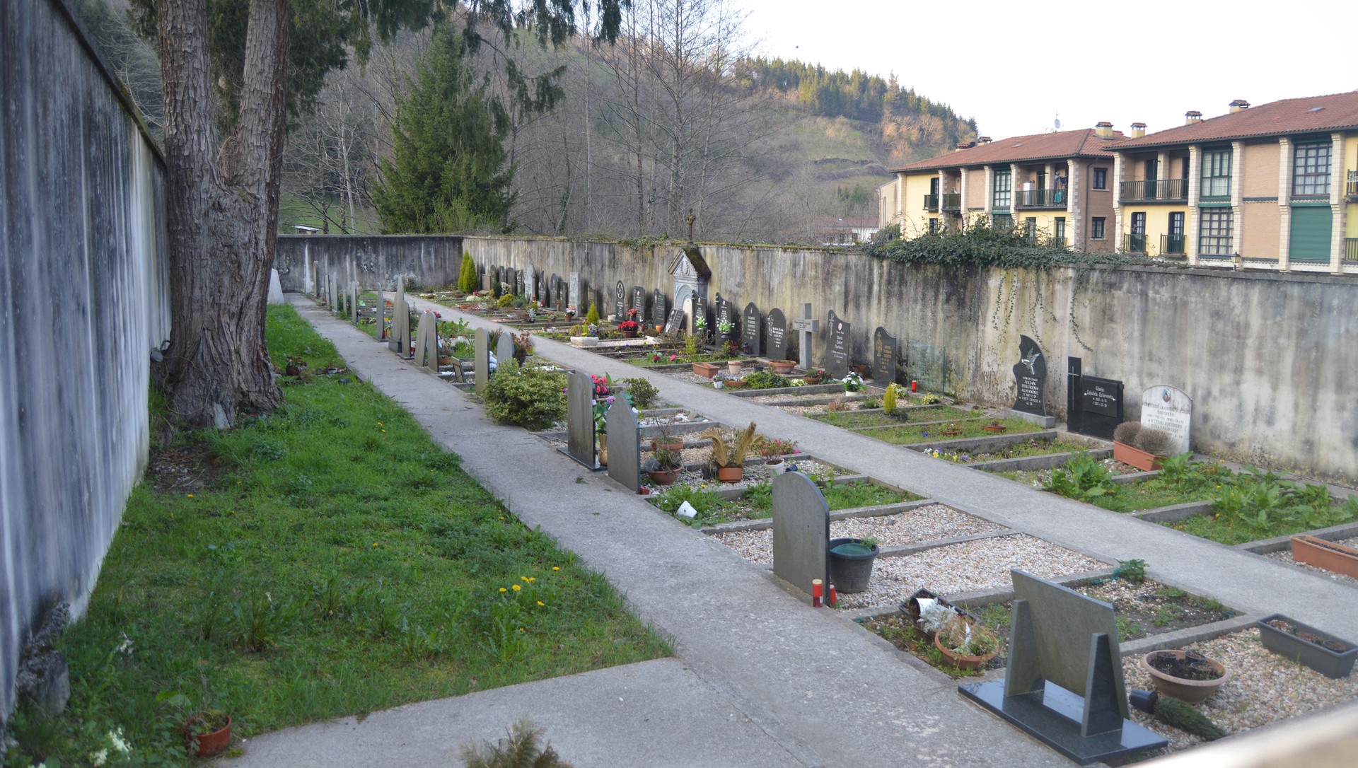 Hilerriak zabalik berriro, aurrerantzean