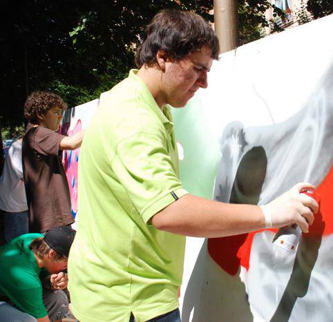 Hip-Hop eguna larunbatean... 
graffitiekin hasi, break-arekin bukatu