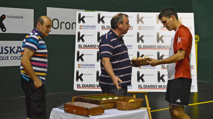 Pelota aukeraketa eta txapeldunen bazkaria, gaur