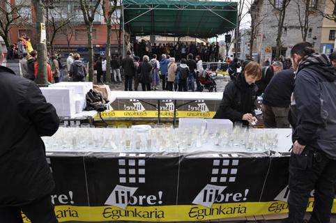 Egunkaria libre! 
oihukatu zuten atzo zazpigarren urtez
