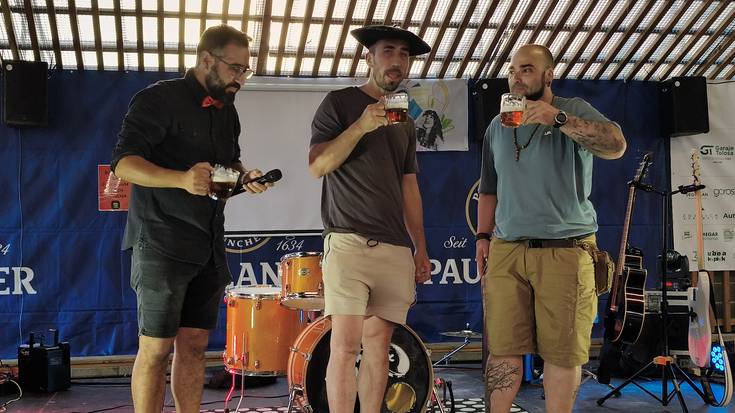 Jendetza ibili da Garagardo Azokan