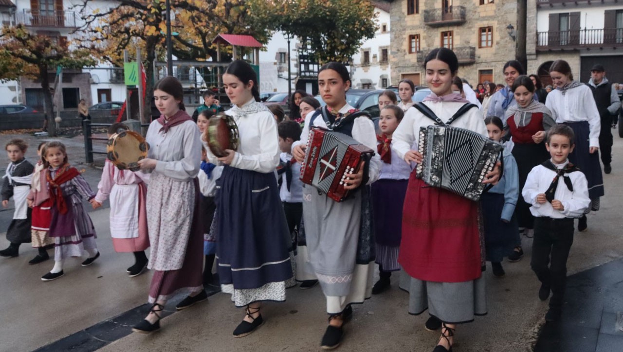 Umore Ona elkarteko talde guztiak elkartuko dira gaur, Atalen Eguna ospatzeko