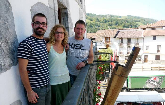 Gure Esku Dagoko lagunek abiaraziko dute festa