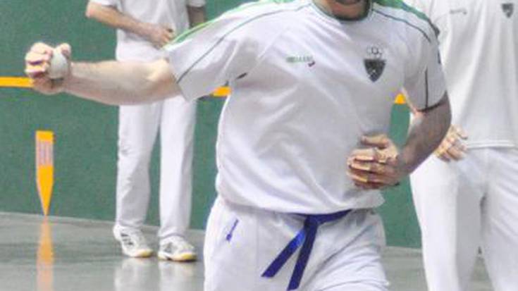 Ojuel eta Lizeaga gaur, kiroldegian